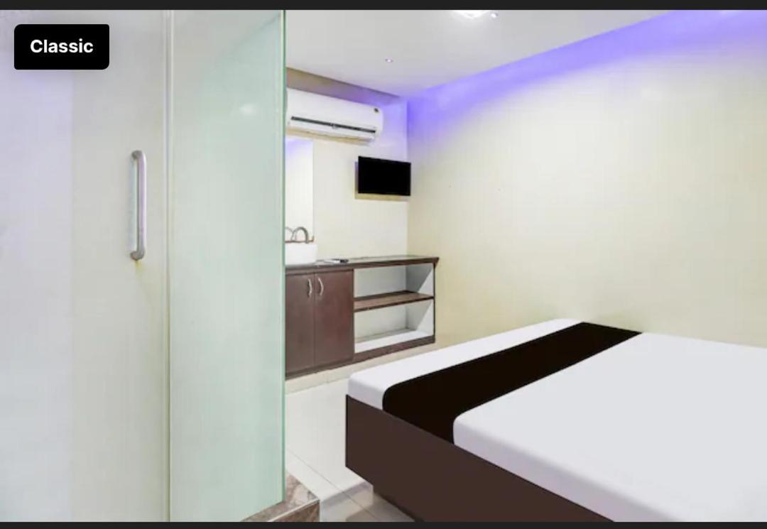 Selfie Rooms Surat Exterior foto